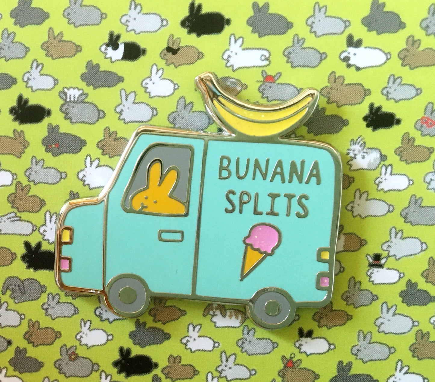 Bunny Food Truck Pin (Bunana Splits)
