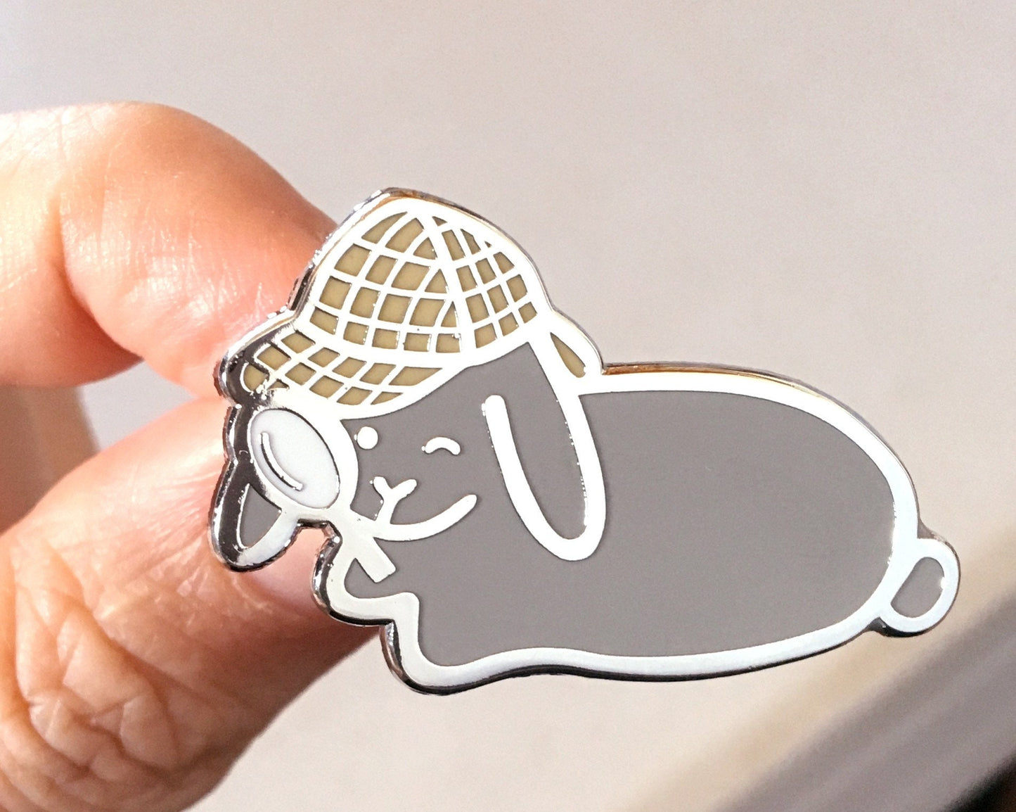 Detective Flopsy Bunny Pin